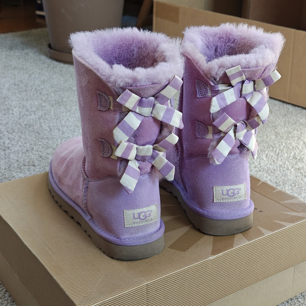 UGG Lavender Bailey Bow Sheepskin Boots size 6